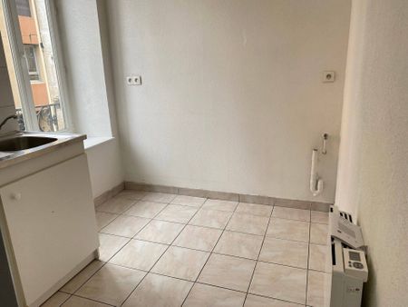 Location appartement 1 pièce 25 m² à Aubenas (07200) - Photo 2