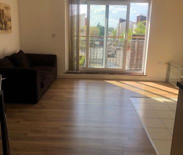 2 Bed Flat, Merrick House, RG2 - Photo 1