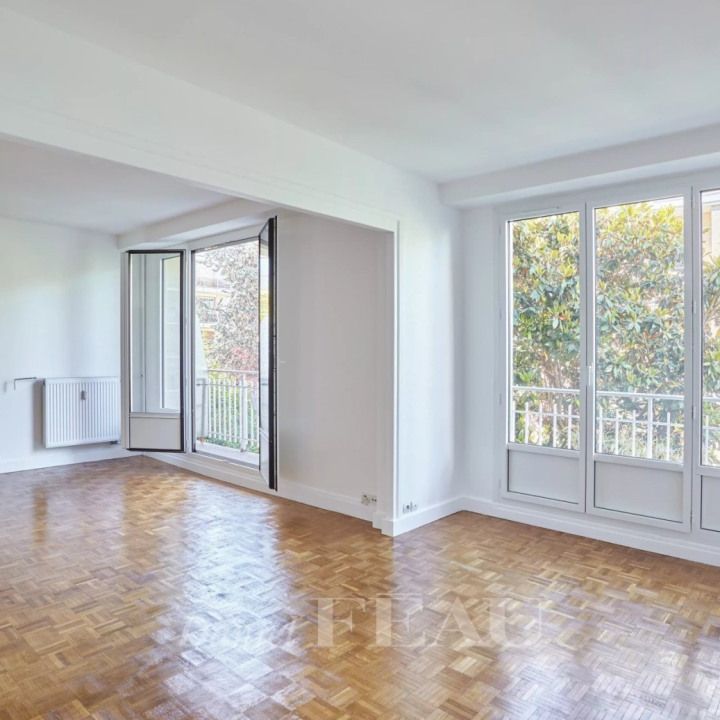 Appartement • La Plaine des Sablons - Photo 1