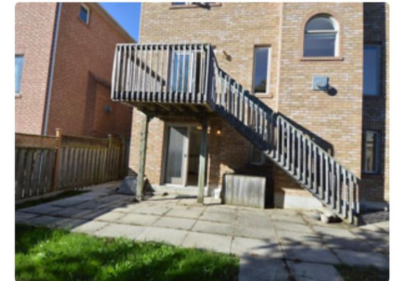 For Lease - 7 Caramel Crescent Unit# Main, Richmond Hill, Ontario - Photo 1