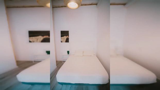 Room in a shared 14-bedroom apartment for rent in el Gòtic, professionals and students. - Foto 1