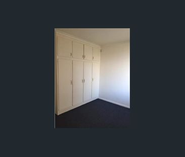 1st floor 1 bedroom apartment in heart of Northcote - Photo 3