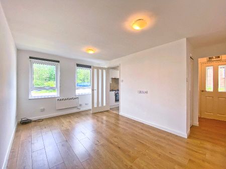 Berkeley Drive, Basingstoke, Hampshire, RG22 - Photo 2