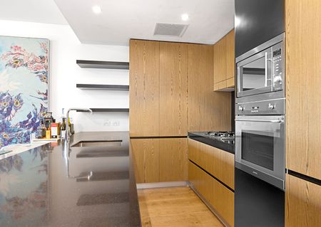 Superbly Presented Oversized Two Bedroom Apartment - Photo 5