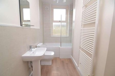 Halifax Road, Hipperholme, Halifax, HX3 - Photo 4