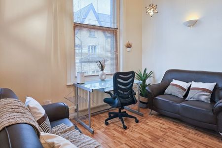 Room in a Shared House, Carlton Road, M16 - Photo 5