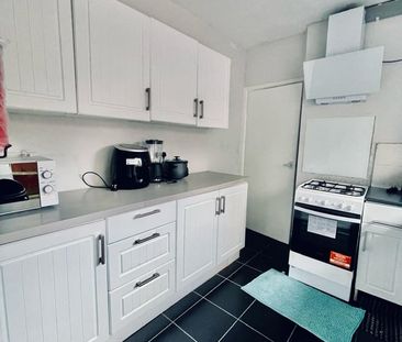 Room in a Shared House, Norbury Crescent, SW16 - Photo 3