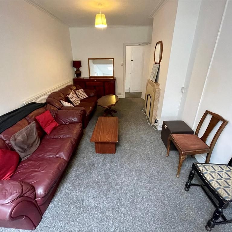 6 bedroom detached house to rent - Photo 1