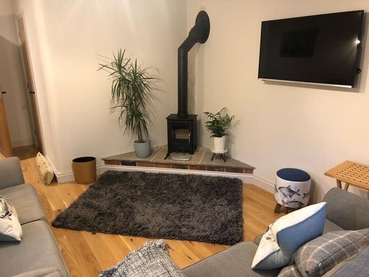 2 bedroom barn conversion to rent - Photo 1