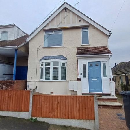 Westcliff Drive, Herne Bay, CT6 8DS, Kent - Photo 4