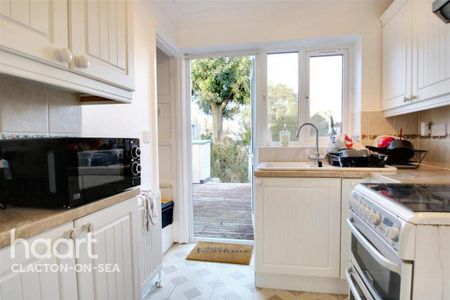 2 bedroom end of terrace house to rent - Photo 4