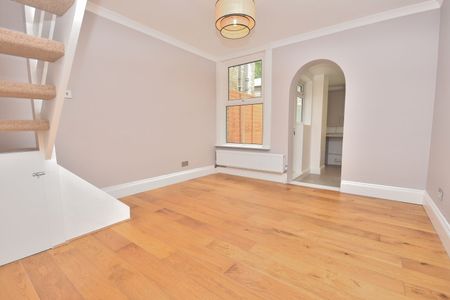 2 bedroom mid terraced house to rent, - Photo 5