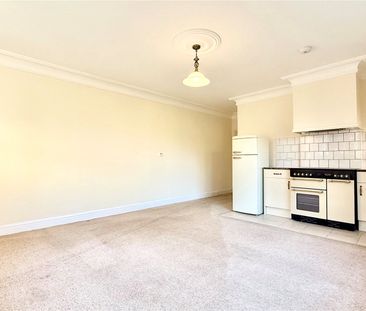 2 bedroom Flat in Christine Ingram Gardens, Bracknell - Photo 2