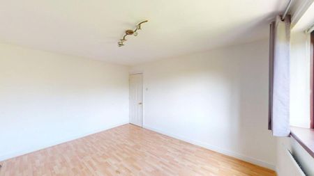 4 bedroom detached house to rent - Photo 3