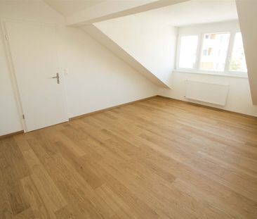 High-end attic with view and modern furnishings Zurich Wiedikon - Photo 2