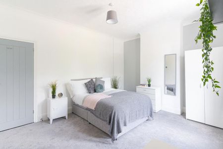 5 bedroom terraced house to rent - Photo 3