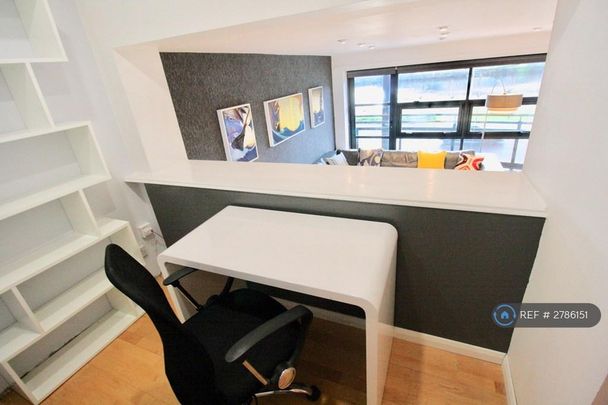 2 bedroom flat to rent - Photo 1