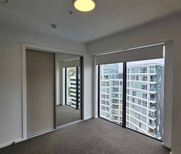 Modern City Apartment - Photo 2