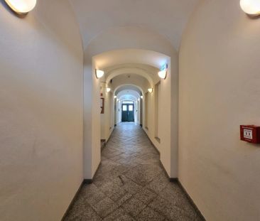 Zentral. Charmant. Unbefristet. – stylische 2-Ebenen-Wohnung vis-à-... - Photo 4