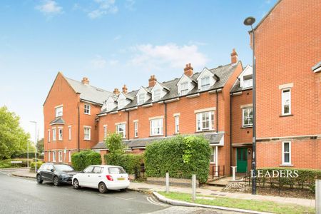 4 bedroom townhouse to rent - Photo 3