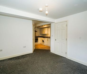 3 bedroom apartment to rent - Photo 4