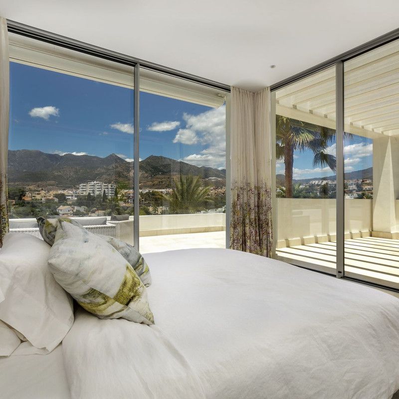 Detached Villa · Marbella - Photo 1