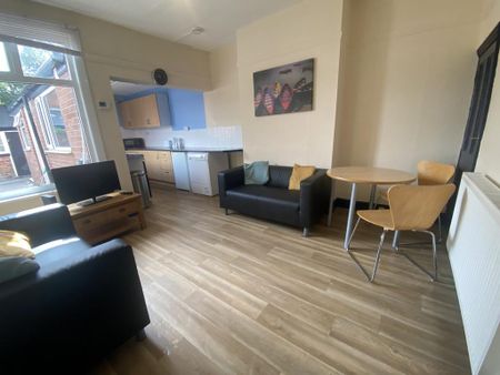 3 bedroom terraced house to rent - Photo 2