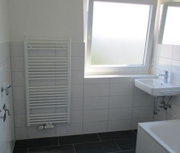 Nette Nachbarn gesucht: familienfreundliche 3,5-Zi.-Wohnung für Sie renoviert! - Photo 2