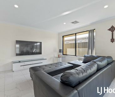 12 Hamsterley Way, Hilbert, WA 6112 - Photo 2