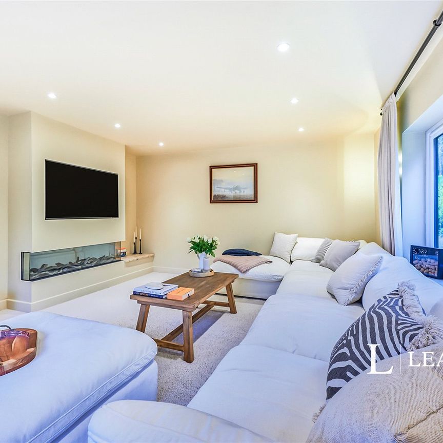 4 bedroom house to rent Stane Close, CM23 - Photo 1