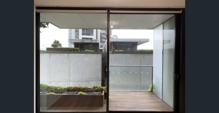 LEVEL 17 | MODERN & FURNISHED STUDIO | BILLS INCLUDED | @ CENTRAL PARK - Photo 4