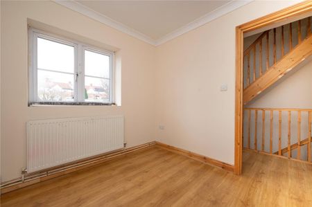 3 bedroom end of terrace house to rent - Photo 4