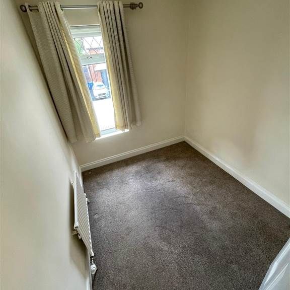 31 Lansdowne Park, Belfast, BT15 4AF - Photo 1