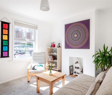 2 bedroom terraced house to rent - Photo 4