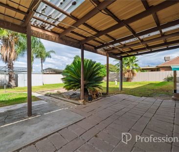 FAMILY HOME IN A CONVENIENT LOCATION - Photo 6