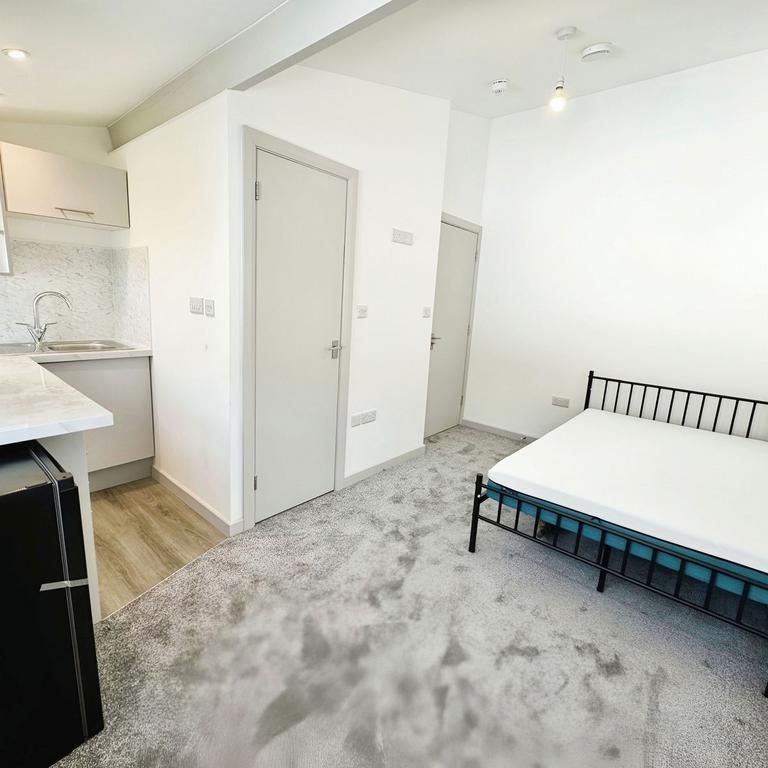 1 bedroom house of multiple occupation to rent - Photo 1