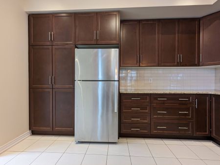 For Lease - 365 Belcourt Common Street, Oakville, Ontario - Photo 4