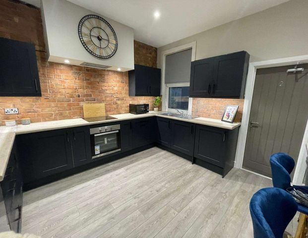 King Alfred Street Room 3 - Photo 1