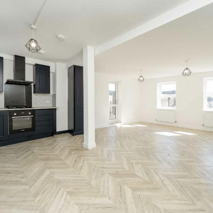 3 bedroom flat to rent - Photo 1