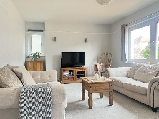 4 Bedroom House - Photo 1