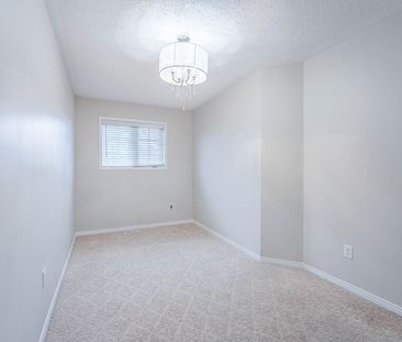 For Lease - 5195 Angel Stone Drive, Mississauga, Ontario - Photo 2