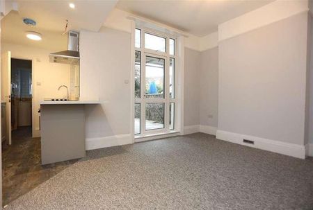 East Drive, Brighton, BN2 - Photo 3