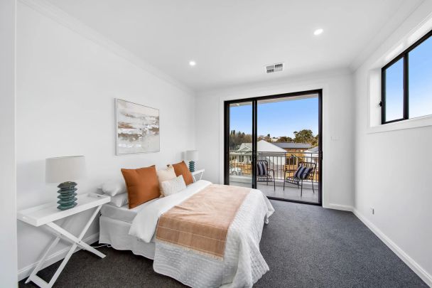 Contemporary Highlands Living with Designer Appeal - Photo 1