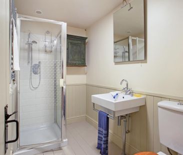 4 bedroom detached house to rent - Photo 2