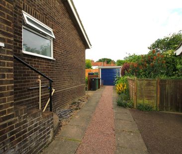 2 bedroom semi-detached bungalow to rent - Photo 5