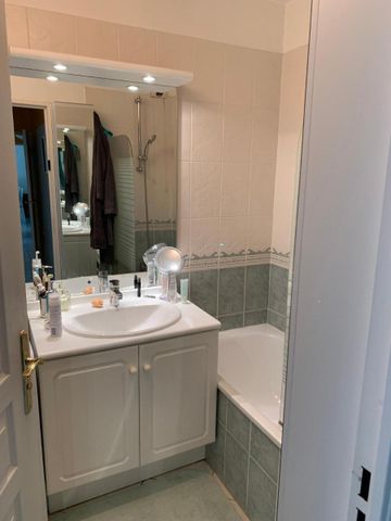 Location Appartement 3 pièces 73m² LYON 7ème - Photo 2