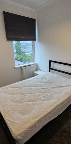 1 bed House Share - To Let - Photo 1