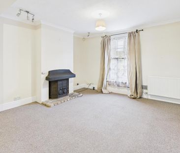 2 bedroom end of terrace house to rent - Photo 1