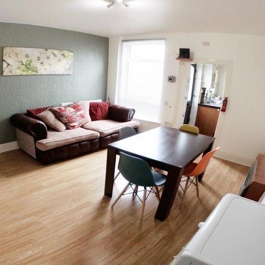 1 bedroom in a house share to rent - Photo 1
