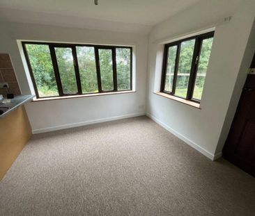 2 bedroom property to rent - Photo 3